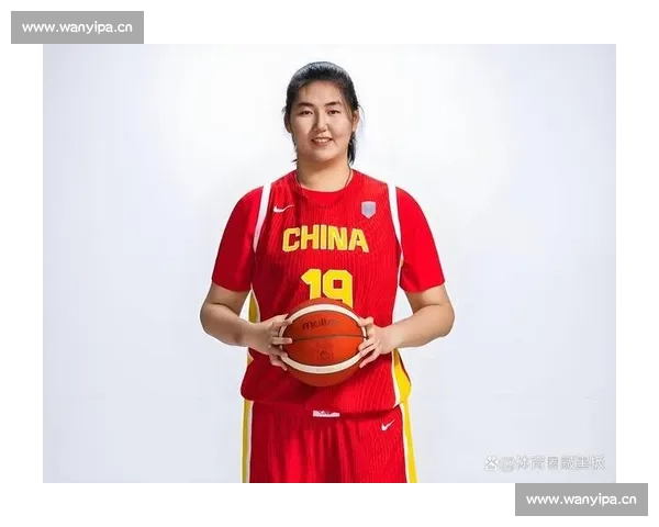 杨毅力荐张子宇留国内：WNBA 高强度或重蹈姚明覆辙